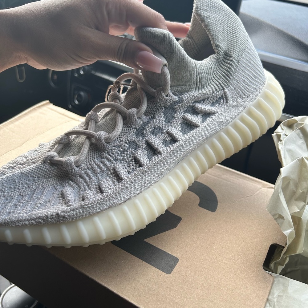 YEEZY 350 V2 CMPCT SLATE BONE